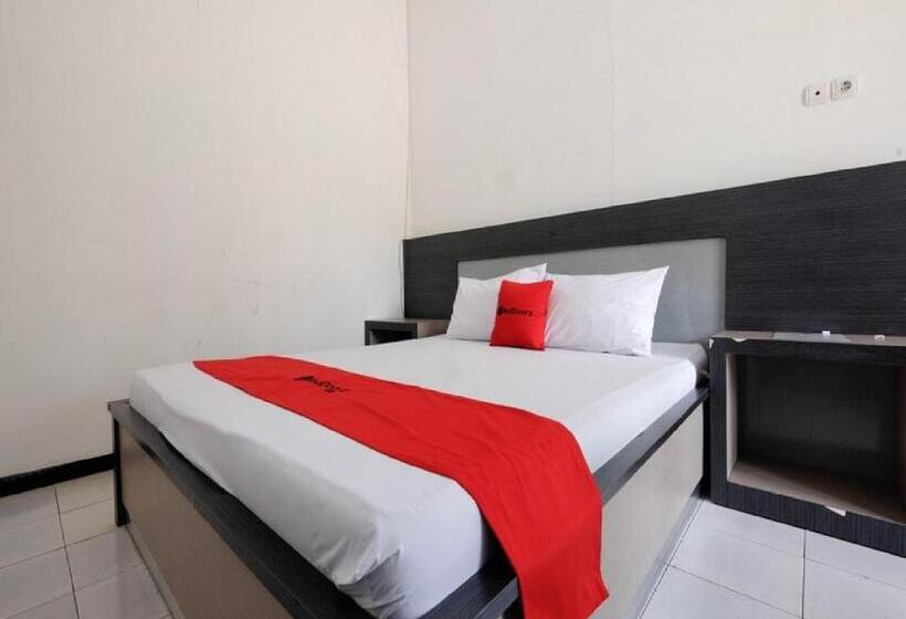 Номер Deluxe, Reddoorz Near Moro Mall Purwokerto