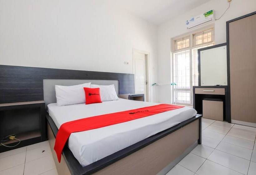 Номер Deluxe, Reddoorz Near Moro Mall Purwokerto