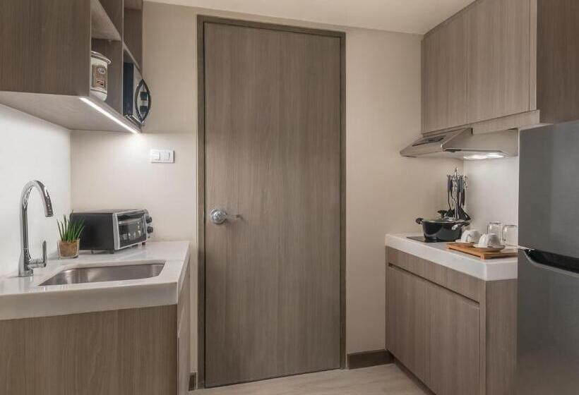 高级工作室, Seda Residences Makati