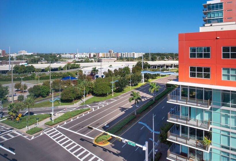 Люкс Кровать Кинг, Home2 Suites By Hilton Tampa Downtown Channel District