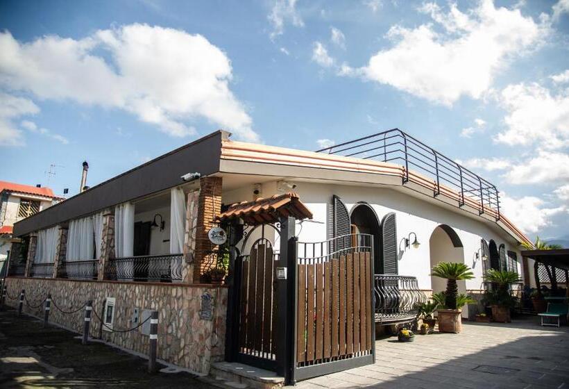 اتاق لوکس چهار تخته, Ohana Bed And Breakfast