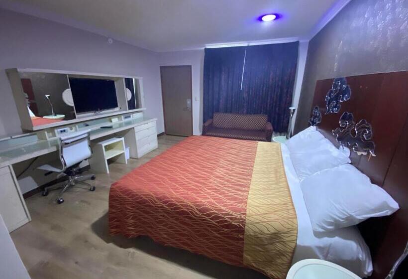 带大床的标准间, Villa Park Motel