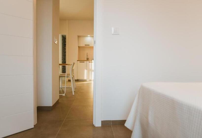 １ベッドルームアパートメント, Apartamentos Zhr