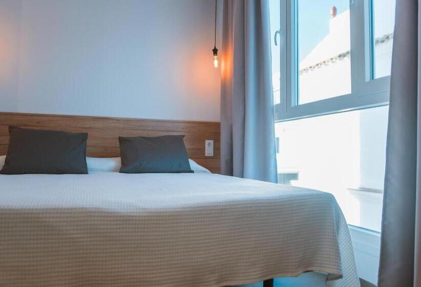 スタンダードスタジオ, Apartamentos Zhr
