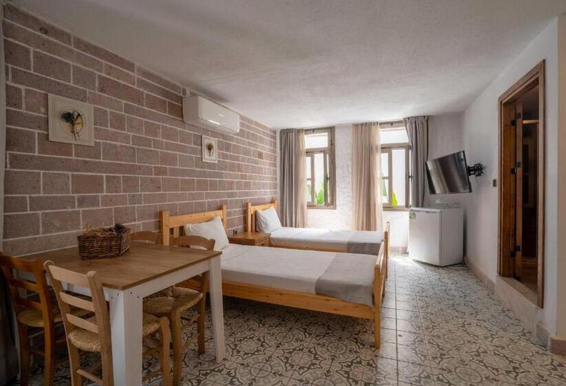 Quarto Familiar, Cunda
