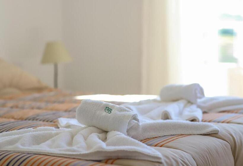 스탠다드 트리플 룸, Brezos Hotel & Spa