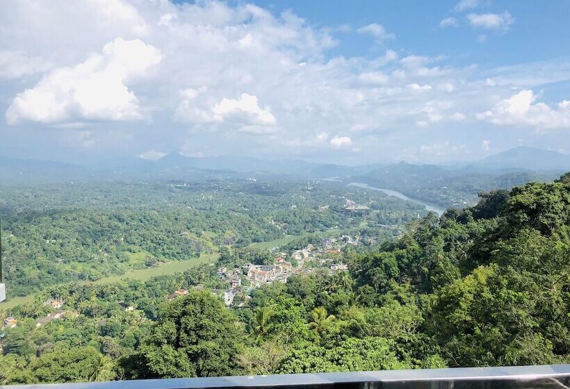 Люкс Семейный 2 Спальни, Mount Blue Kandy