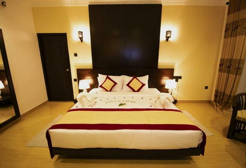 اتاق لوکس با چشم‌انداز دریا, Manara Beach