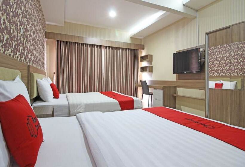 Семейный Номер, Reddoorz Near Jogja City Mall