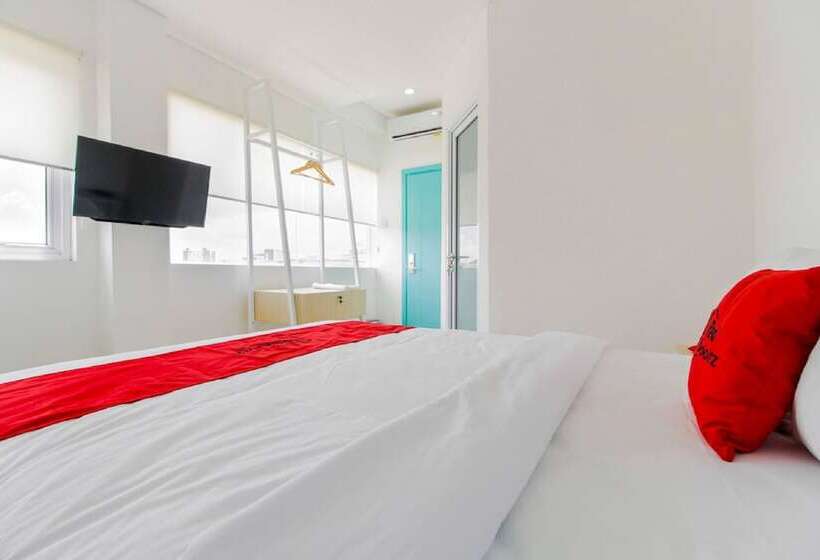 Номер Стандарт, Reddoorz Plus @ Catania Soma Rajawali