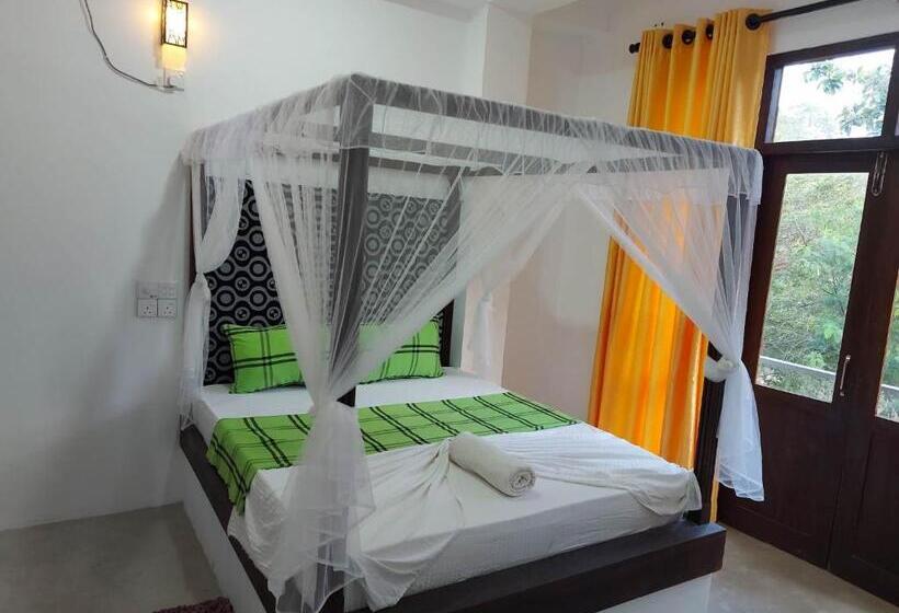 اتاق لوکس با بالکن, Sunwin River Cabana