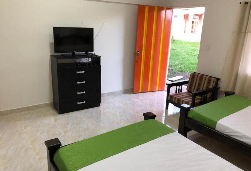 Quarto Familiar, Alojamiento Campestre Hawaii