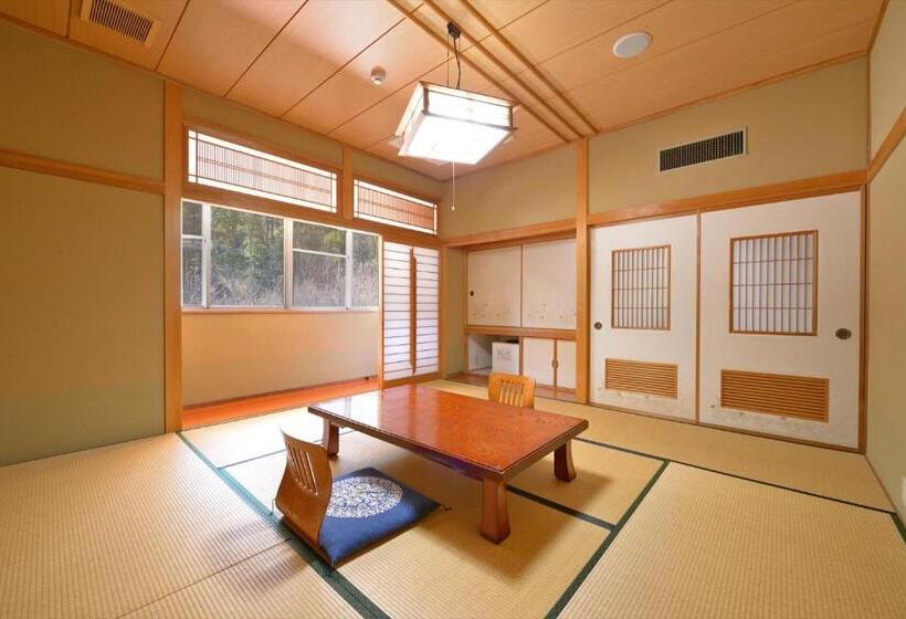 スタンダード４人部屋, Uneri