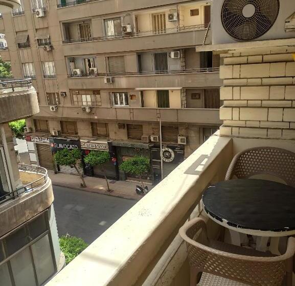 اتاق استاندارد با سرویس بهداشتی مشترک, Golden Star Hostel