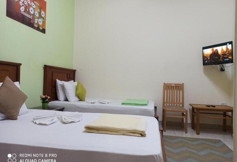 اتاق لوکس, Golden Star Hostel