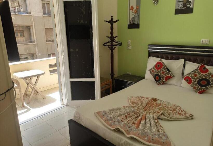 اتاق استاندارد یک نفره, Golden Star Hostel