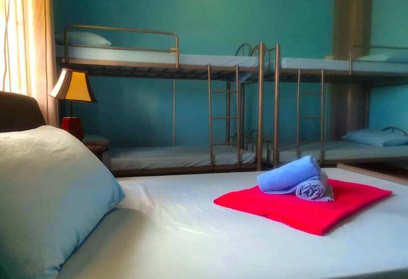 Семейный Номер, Connecting Flight Mactan Cebu Hostel