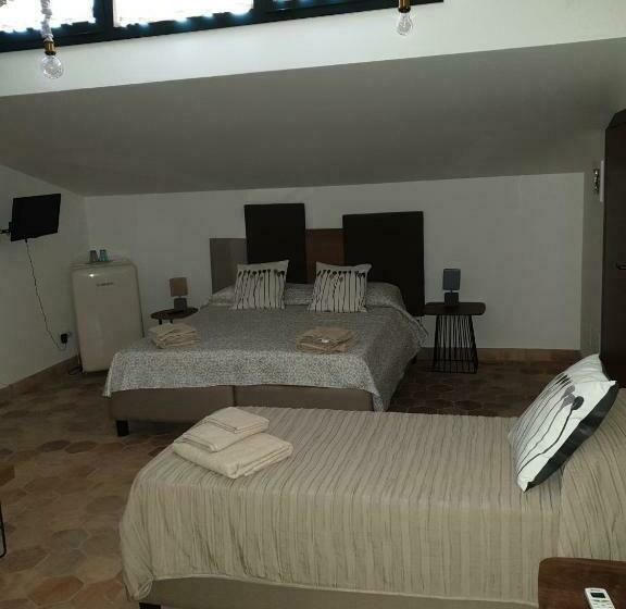 Perhehuone Puutarhanäkymä, Agriturismo Agliastro