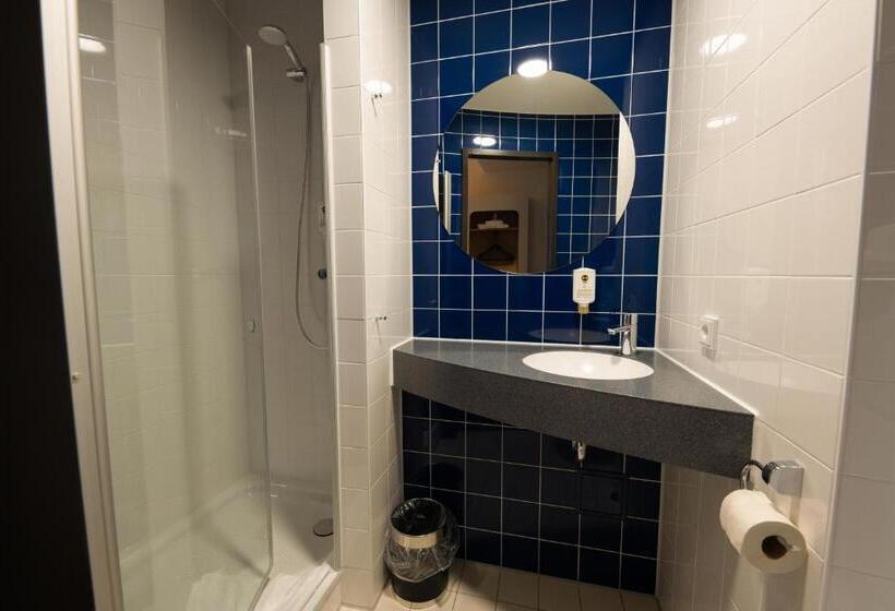 标准三人间, B&b Hotel Bremen überseestadt