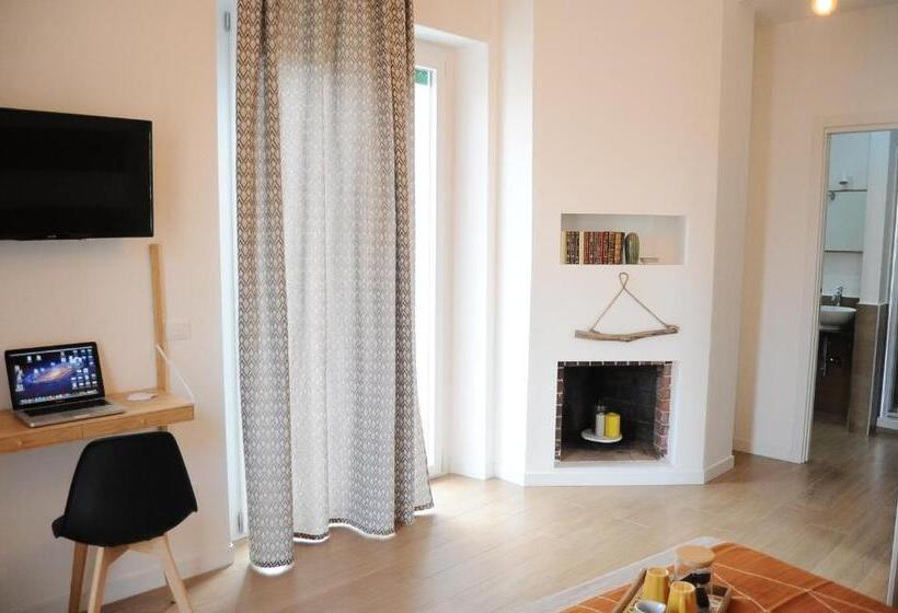 اتاق لوکس, The Corner 180 Suite