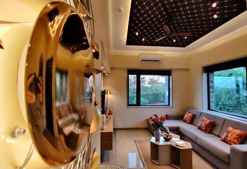 Suite with lake view, Fazlani Natures Nest  The Wellness Retreat