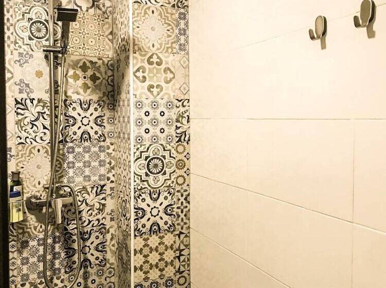 تختخواب در اتاق مشترک, Cantagua Hostel