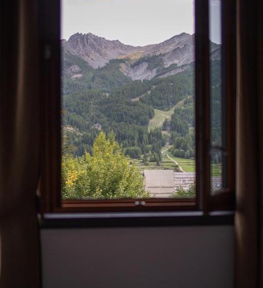 Номер Basic, Hôtel Restaurant Le Monêtier