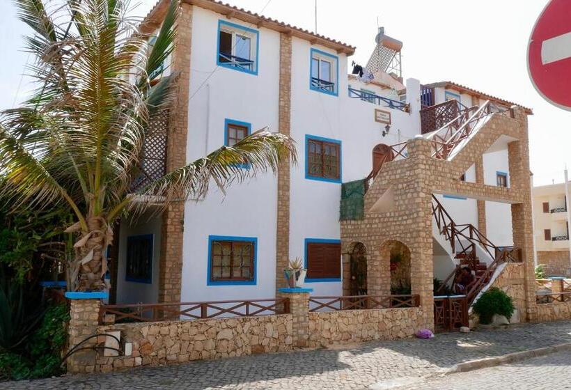 آپارتمان 1 خوابه, Pensão Alcinda Bettencourt 100 Meters To The Beachfront