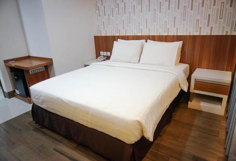 Номер Deluxe, Harmoni Hotel Garut