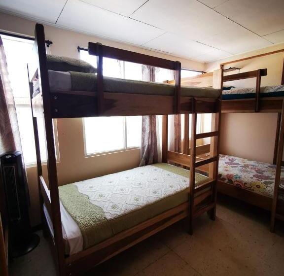 Кровать в Общей Комнате, Toucan Hostel
