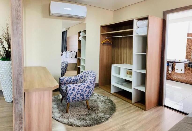 스위트 킹사이즈 침대, Riellis Center