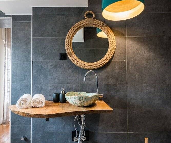 Номер Стандарт, 19 Tile Ceramic Concept   By Unlock Hotels