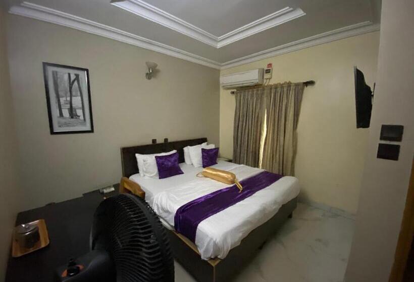 اتاق اکونومی, Nue Crest Hotels & Suites