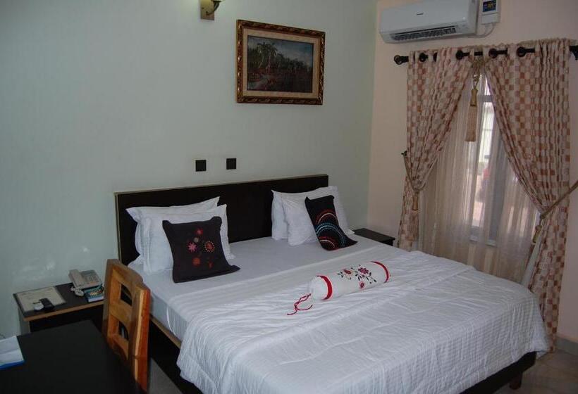 اتاق اکونومی, Nue Crest Hotels & Suites
