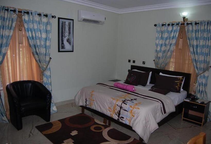 اتاق لوکس, Nue Crest Hotels & Suites