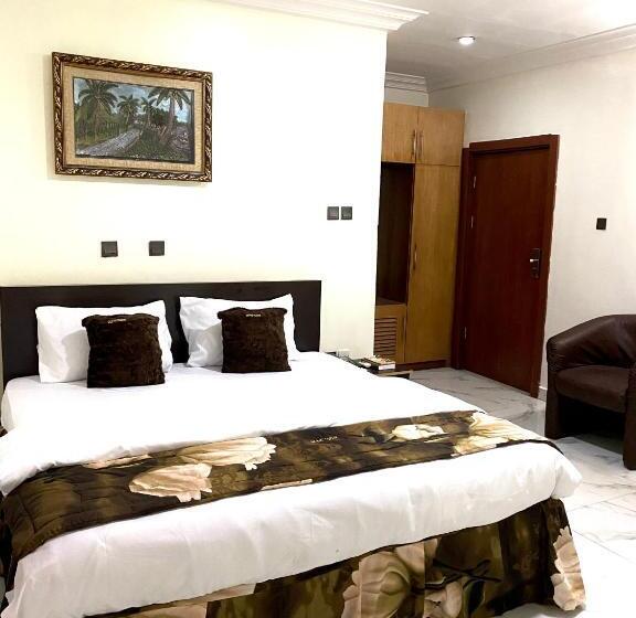 اتاق لوکس, Nue Crest Hotels & Suites