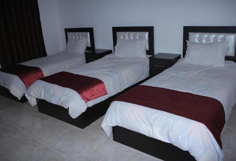 اتاق استاندارد سه نفره, Weekend