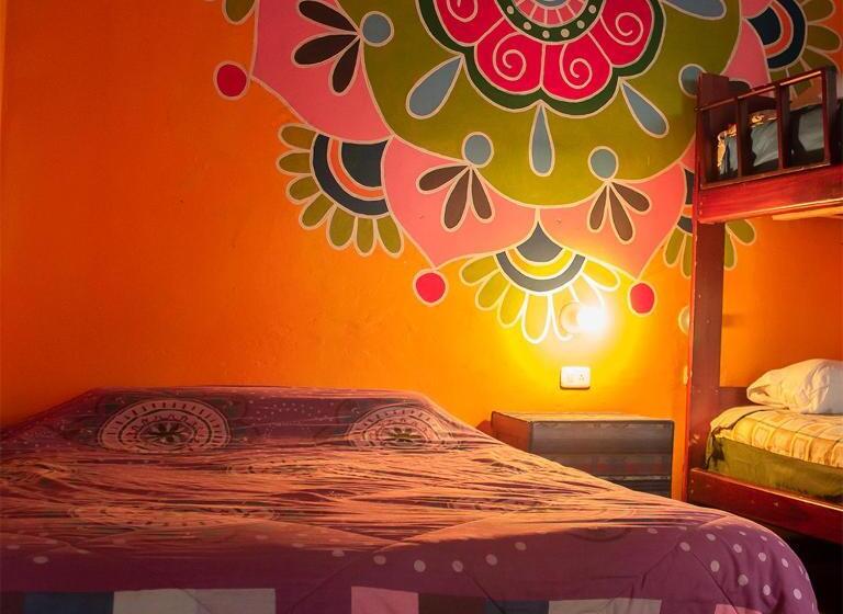 اتاق استاندارد سه نفره, Hostal Café Tiana