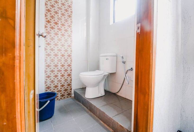 Номер Стандарт, Reddoorz Near Taman Rekreasi Selecta