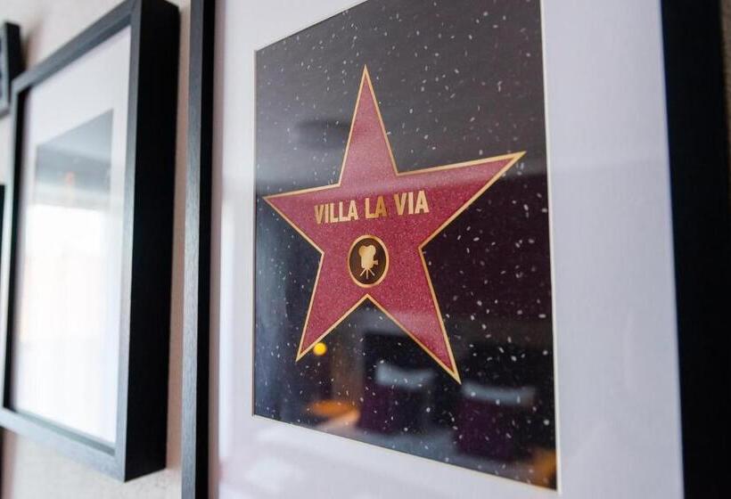 غرفة عائلية, Villa La Via