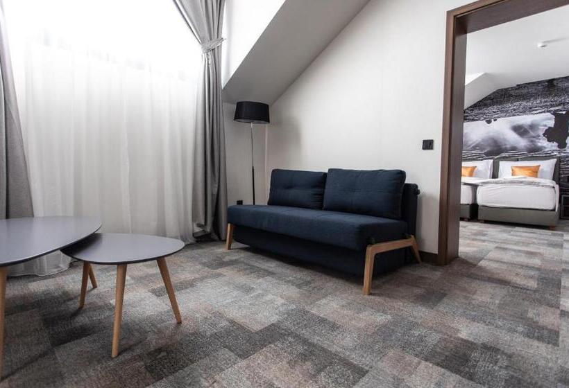 Family Suite, Artis Boutique