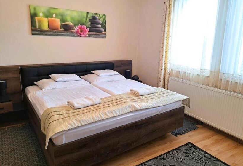Family Suite, Orient Apartmanház