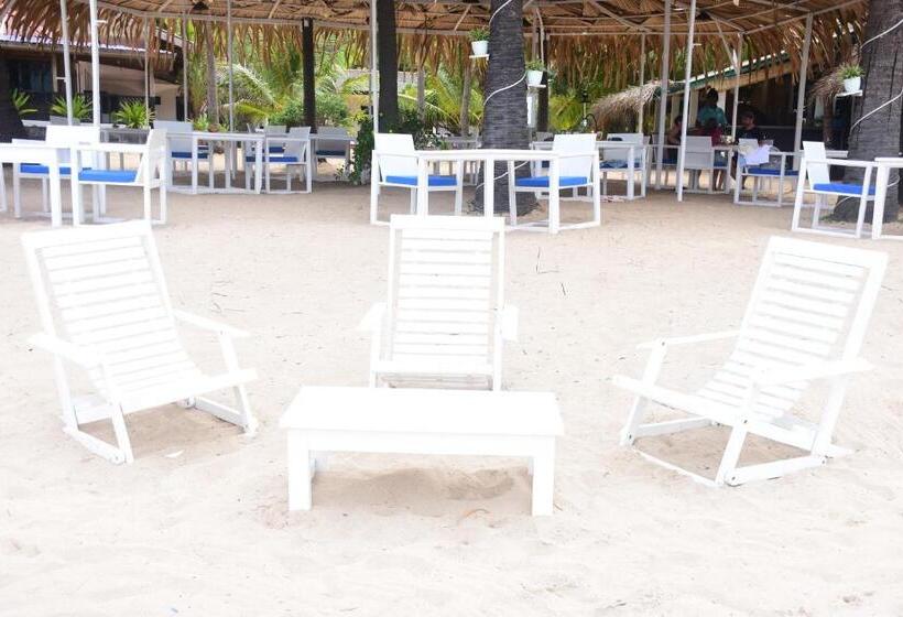 Standard Triple Room, Alfresco Beach
