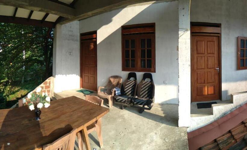 Quarto Estandar com Sacada, Sanithu Homestay Galle