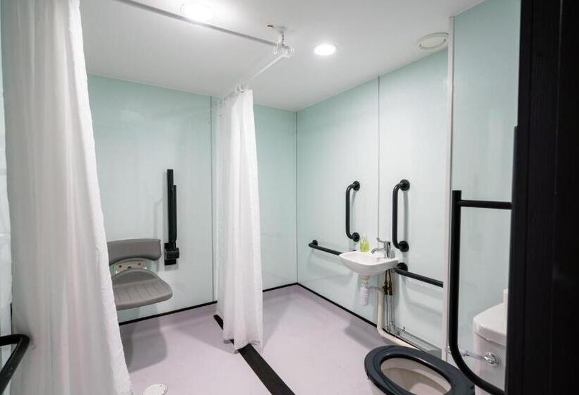 Номер Стандарт Адаптированный для Инвалидов, Easyhotel Leeds