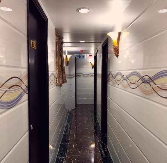 اتاق استاندارد سه نفره, Melbourne Hostel Block E 10th Floor