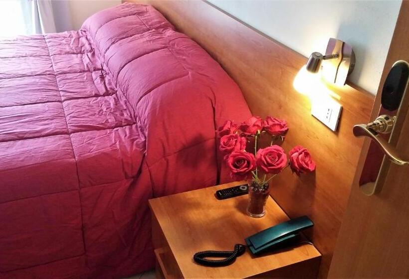 Семейный Номер, Venice Airport Room
