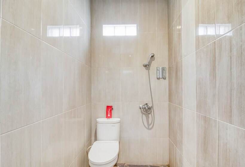 Номер Стандарт, Reddoorz Plus Near Lempuyangan Station 4