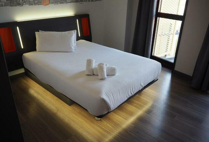 Номер Стандарт Адаптированный для Инвалидов, Easyhotel Barcelona Fira