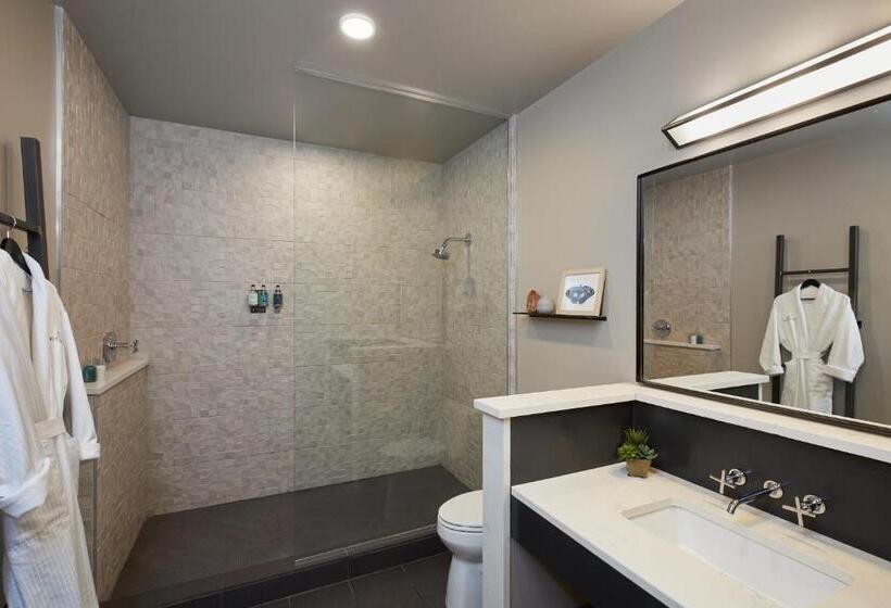 Quarto Estandar, Weyanoke
